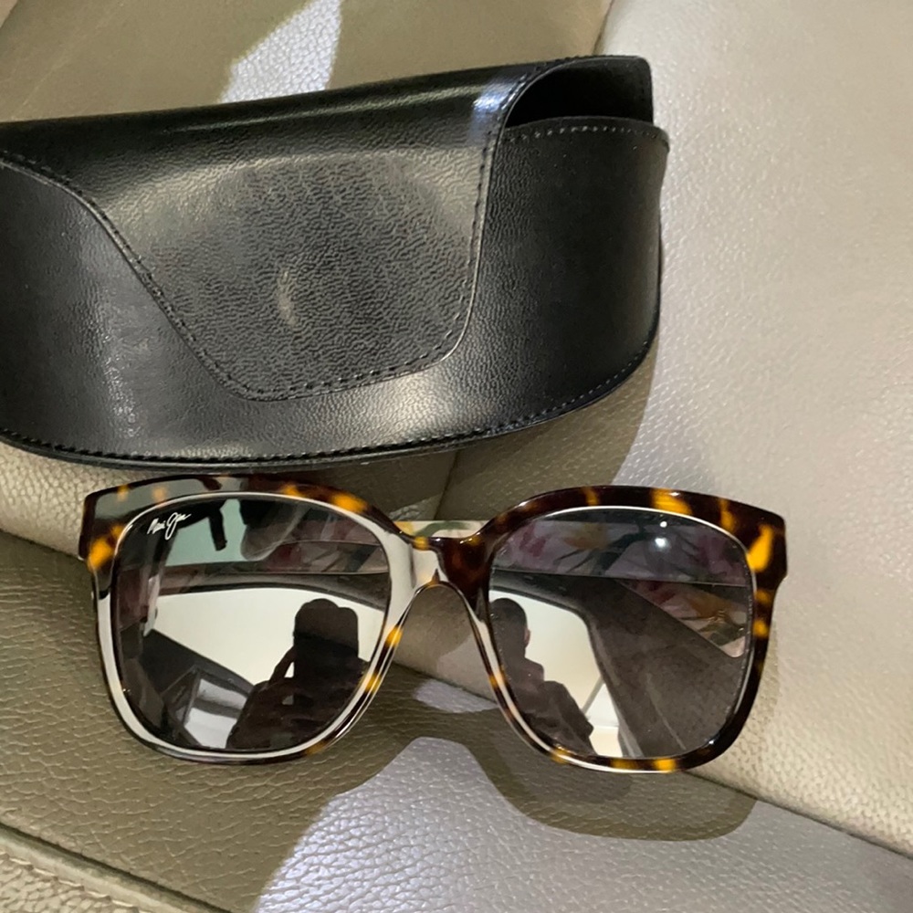 COPY - Maui Jim Garden Isle Sunglasses.